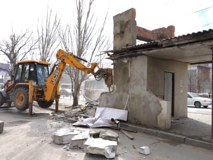 Новый современный остановочный павильон вместо заброшенного самовольно возведенного строения