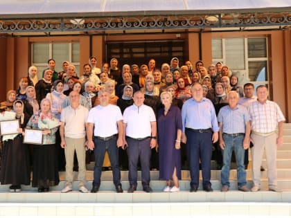 Дагестанские парламентарии оценили ход капитального ремонта в нескольких школах Казбековского района