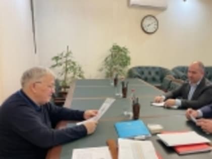Министр экономики и территориального развития РД Гаджи Султанов провёл сегодня рабочую встречу с главой Гумбетовского района Галипом Галиповым