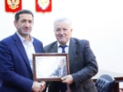 Галип Галипов поздравил Алихана Давудгаджиева с 55-летием