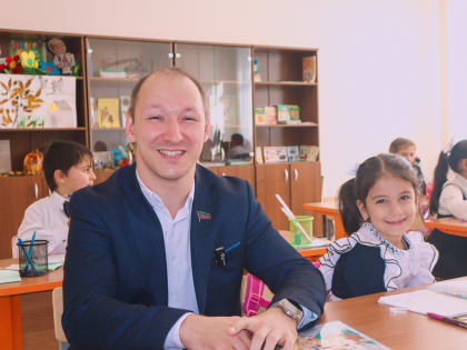 Депутат Гасан Османов провел мониторинг капремонта школы в Бабаюртовском районе