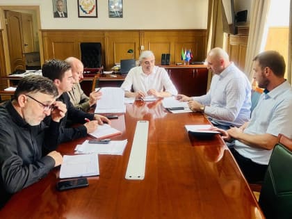 В Новолакском районе под председательством главы муниципалитета Мамати Гамзатова обсудили актуальные вопросы