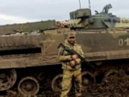 Доброволец из села Мехельта Шарудин Магомедов поздравил земляков с праздником Ид аль-Фитр