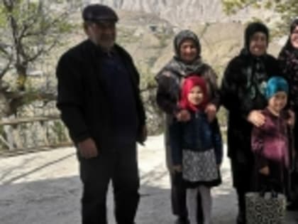 Представители администрации и КДЦ села Мехельта посетили семьи участников СВО