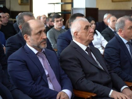 Представители администрации Сулейман-Стальского района приняли участие в кустовом семинар-совещании АГиП РД