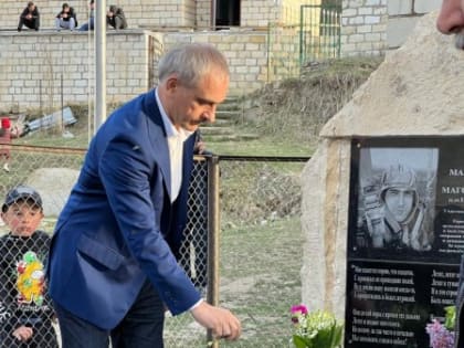 Энрик Муслимов принял участие в открытии памятника участнику СВО