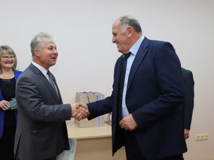 Абдулмуслим Абдулмуслимов встретился с Уполномоченным по делам религий и национальностей Беларуси Александром Румаком