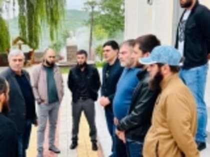 Мамати Гамзатов обсудил с депутатами сельского Собрания МО «с.Новолакское» вопросы привлечения граждан к контрактной военной службе и формирования батальона «Каспий»