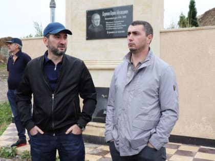 Марат Шихалиев посетил избирательные участки в Докузпаринском районе