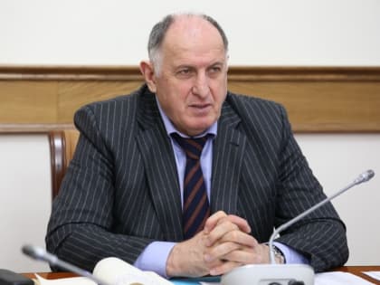 Абдулмуслим Абдулмуслимов провел заседание Комиссии по противодействию незаконному обороту промышленной продукции