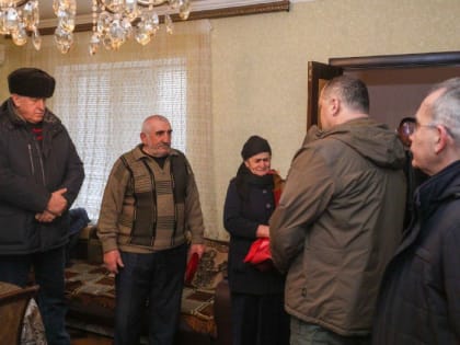 Сергей Меликов посетил семью погибшего военнослужащего из села Зизик Сулейман-Стальского района