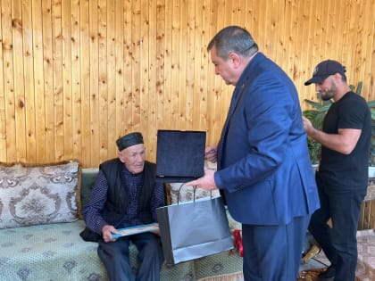 Власти Дербентского района поздравили ветерана Великой Отечественной войны Тилпара Саидова с днем рождения