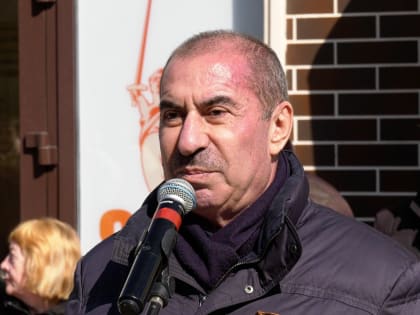 В ДЕРБЕНТЕ УВЕКОВЕЧИЛИ ПАМЯТЬ МИХАИЛА АБРАМЕНКО И МАВЛУДИНА ХИДИРНАБИЕВА