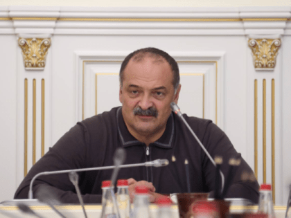 Сергей Меликов провел совещание по строительству образовательных организаций в регионе