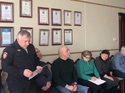 Под председательством  главы района, председателя комиссии Юсупа Магомедова состоялось заседание комиссии по обеспечению безопасности дорожного движения района.