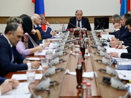 Абдулмуслим Абдулмуслимов провел заседание Оперативного штаба по экономике