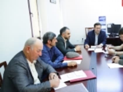 Алихан Давудгаджиев провёл совещание по вопросам весеннего призыва