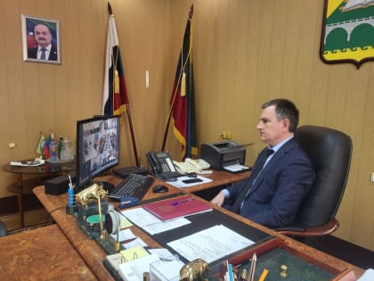 Саид Темирханов принял участие в ВКС-заседании по актуальным вопросам РД