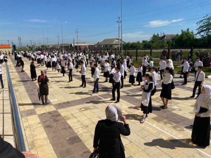 Более 1500 школьников Хасавюртовского района сдали ОГЭ по обществознанию