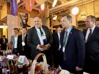 Дагестанские сельхозпроизводители участвуют в конференции «Малому бизнесу – большую полку»