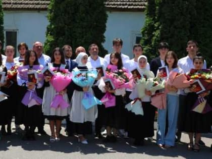 В Хасавюрте 38 выпускников закончили учебу на золотые медали