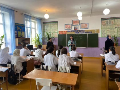 25 и 26 апреля в рамках профориентационной работы преподаватель обществознания Профессионального колледжа ДГУНХ Агалавова З.Г. провела встречу с выпускниками средних общеобразовате