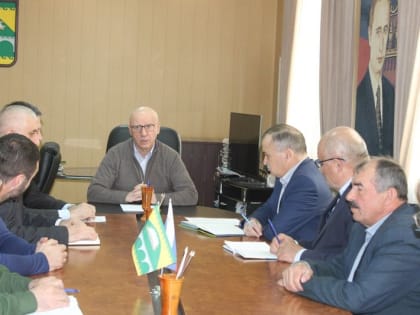 Имам Яралиев принял участие в заседании призывной комиссии Сулейман-Стальского района
