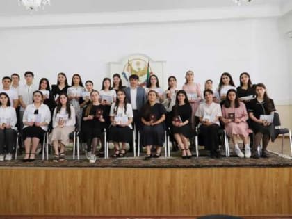 Медалистов и отличников учебы чествовали в Табасаранском районе