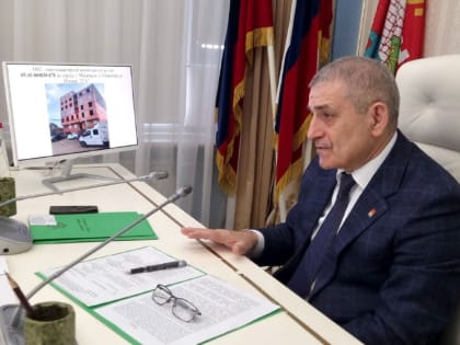 Ризван Газимагомедов провел еженедельное аппаратное совещание