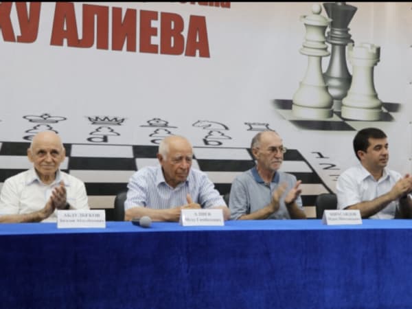 Открытие республиканского чемпионата по шахматам на призы первого Президента РД Муху Алиева прошло в Махачкале
