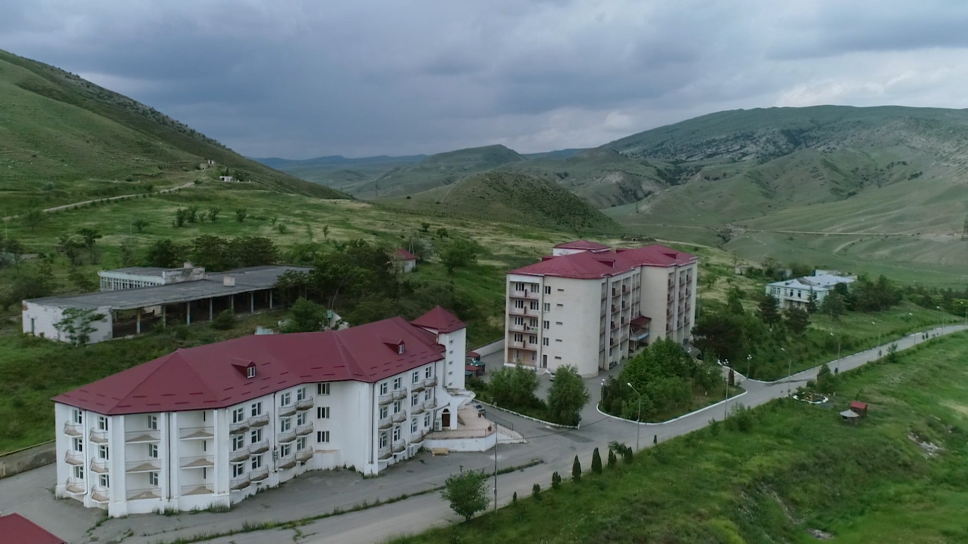 Санаторий дагестан сайт. Курорт Талги в Дагестане. Дагестан Каякентский курорт. Курорты Дагестана фотографии. Дагестан Избербаш санаторий сериал.