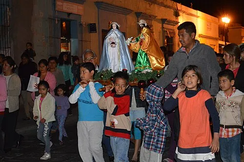 Beginn von Las posadas (evangelisch: ELCA)