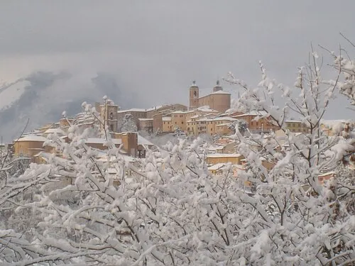 Anastase († 251), son épouse Téopiste et leurs compagnons martyrs à Camerino