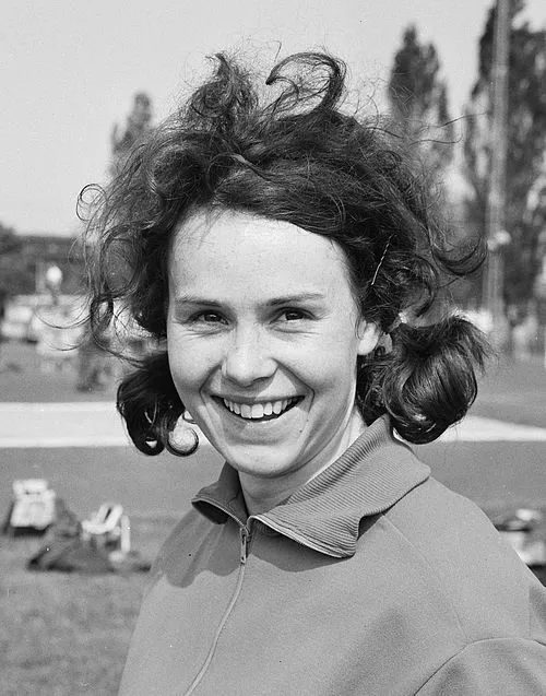 Amelia Louer