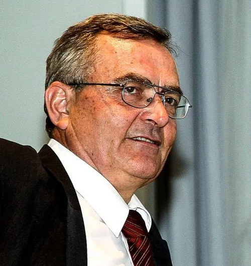 Stefan Weinfurter