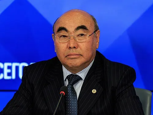 アスカル・アカエフ