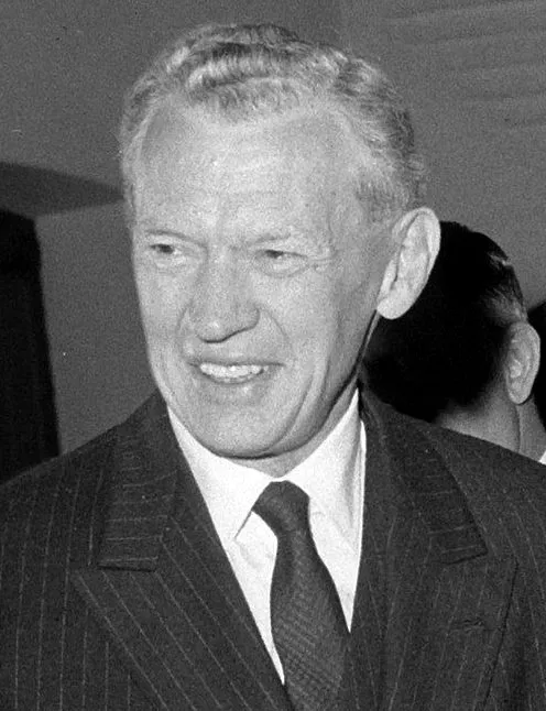 モーリス・クーヴ・ド・ミュルヴィル