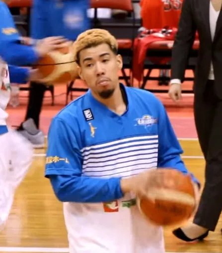 並里成