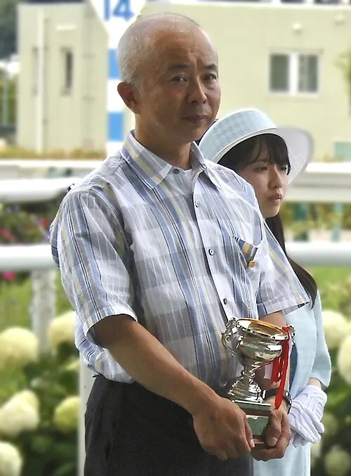 中舘英二
