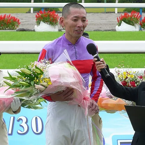 出津孝一
