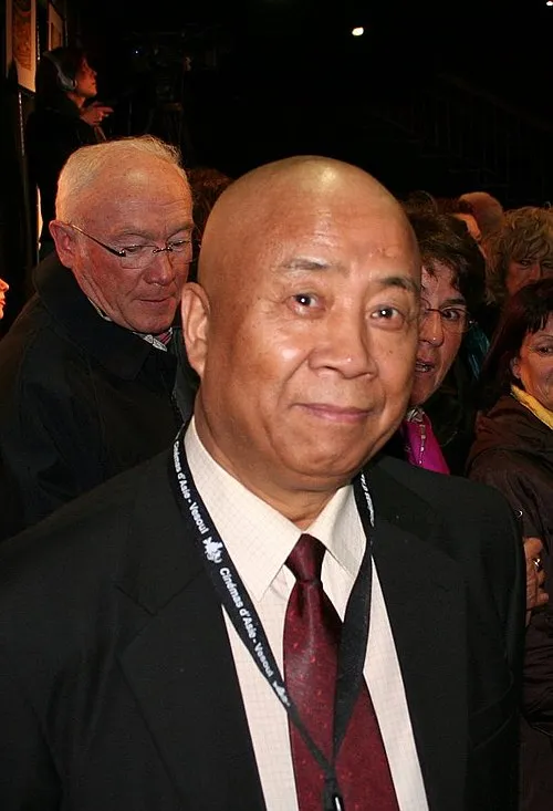 呉天明