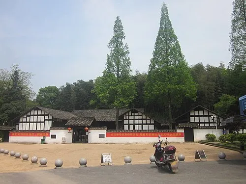 周立波