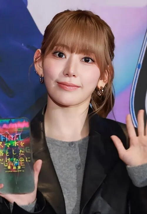 宮脇咲良