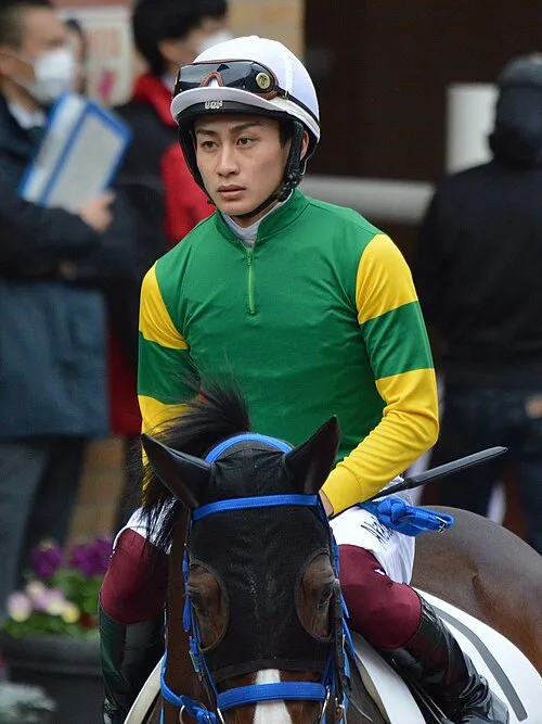 富田暁