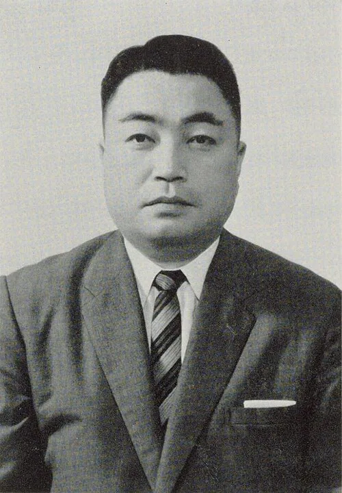 小紫芳夫