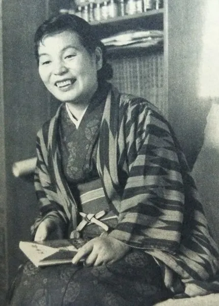 山代巴