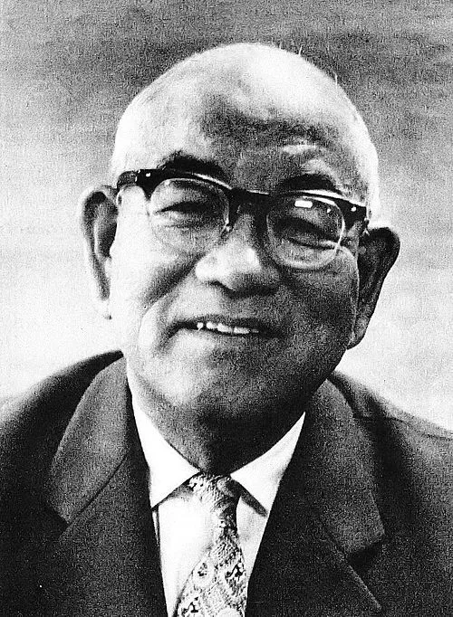 岡崎勝男
