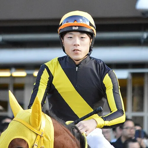 張田昂
