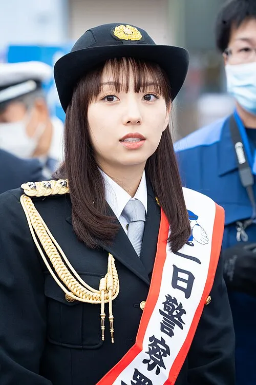 新内眞衣