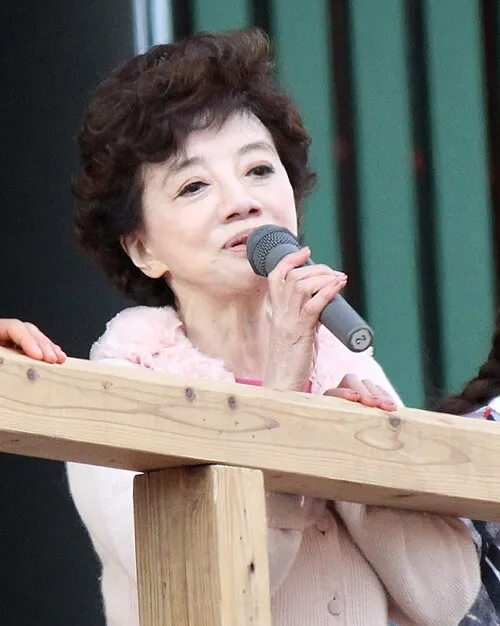 松島トモ子